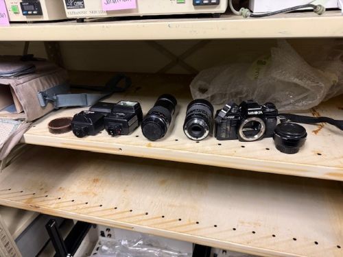 Vintage Minolta X-700 35mm SLR Film Camera with accessories - Image 6